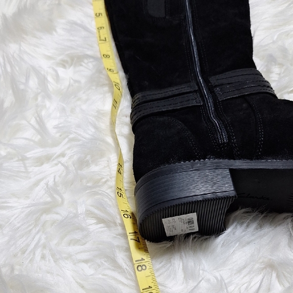 NWT Elegant Clarks Black Suede Women's Boots - Picture 8 of 10